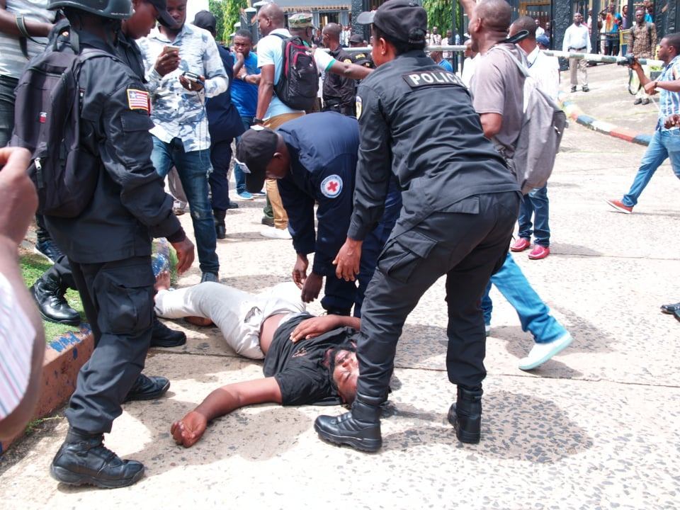 liberiapp's tweet photo. Behind the curtains of the #RuleOfLaw in #Liberia - and the reason why creation of a #WarCrimesCourt in the country is an urgent matter. Ex-rebel generals involved in #June7 protesthttps://www.liberianobserver.com/news/ex-rebel-generals-score-first-casualty/ #GeneralPower https://t.co/0TlUDm1QcV