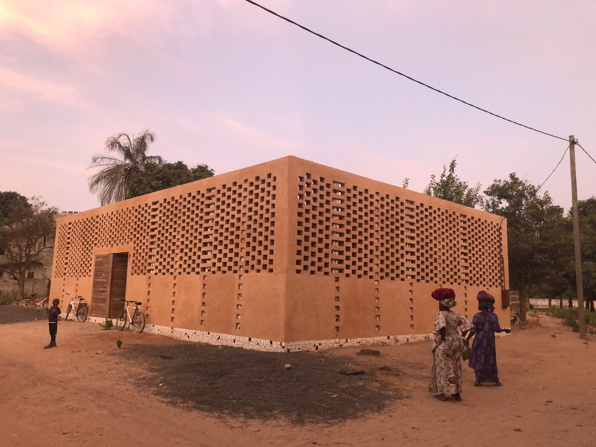foundawtion's tweet photo. Atelier de Lamine. Taller de carpintería. Aquí se construyen los muebles de la escuela #dawoffice #marcmorro #foundawtion #senegal https://t.co/w4Dl0ytYLE