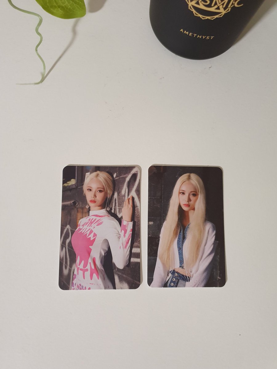 Jinsoul; single solo album my bias <3