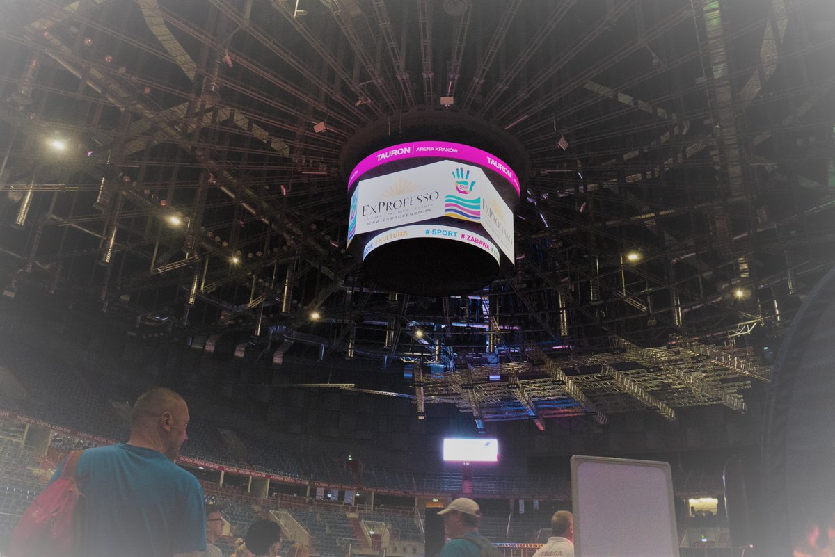 Dziękujemy wszystkim, którzy pojawili się i uczestniczyli - nie tylko w  grach teambuildingowych <a href="/exprofessopl/">Exprofesso</a>-ale wszystkich atrakcjach przygotowanych przez <a href="/TAURONArenaKrk/">TAURON Arena Kraków</a> na wczorajszych urodzinach Areny 😍 Pozdrawiamy wszystkich mieszkańców i dziękujemy za Waszą obecność 👏