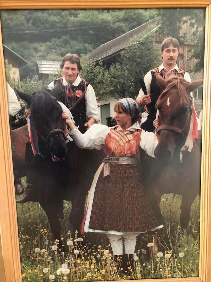 Birgit Hebein On Twitter Jedes Jahr Zu Pfingsten Findet Im Dorf Wo Ich Herkomme Der Kirchtag Statt Ein Foto Zeigt Mich In Einer Alten Tracht Die Mir Meine Grossmutter Vererbt