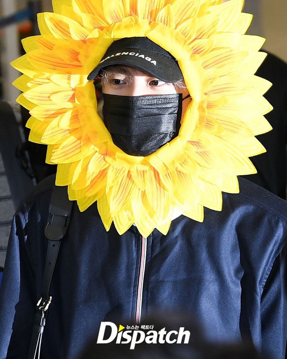 jinspring_'s tweet photo. dispatch used sunflower jin's photo as profile picture in their official ig acct https://t.co/8FSjU74tkK