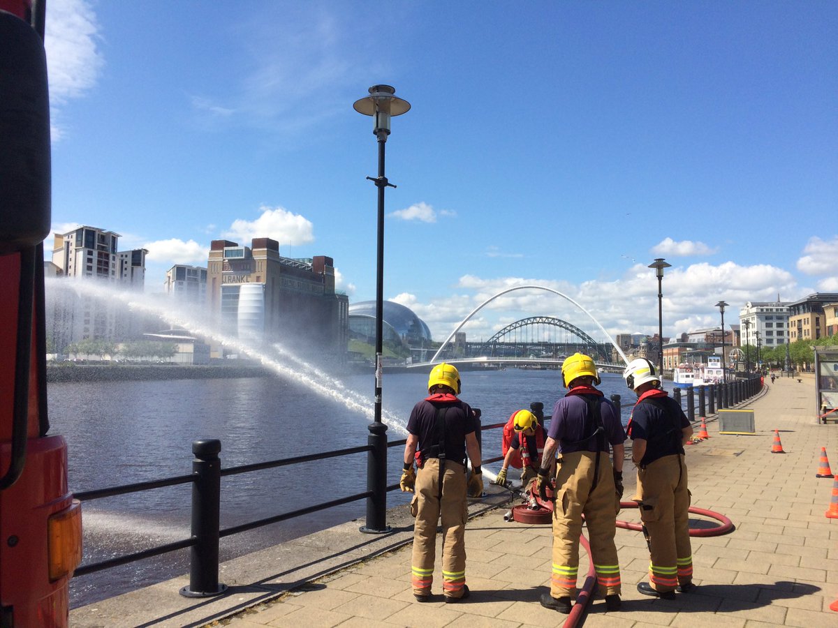 #RedWatch are on the quayside #TrainingToKeepYouSafe we are also giving members of the public #WaterSafety advice come along and say hello <a href="/Tyne_Wear_FRS/">Tyne and Wear Fire and Rescue Service</a>