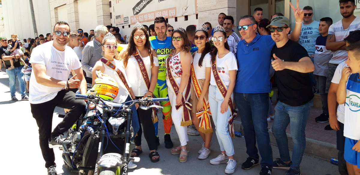 AytoArchena's tweet photo. 🏍👏 Impresionante exhibición de motos #stunt realizada por el gran Plácido Pérez Benítez #Exhibiciones666 dentro de los actos organizados para las fiestas patronales #Corpus19 #Archena https://t.co/Fugn1cuk2H