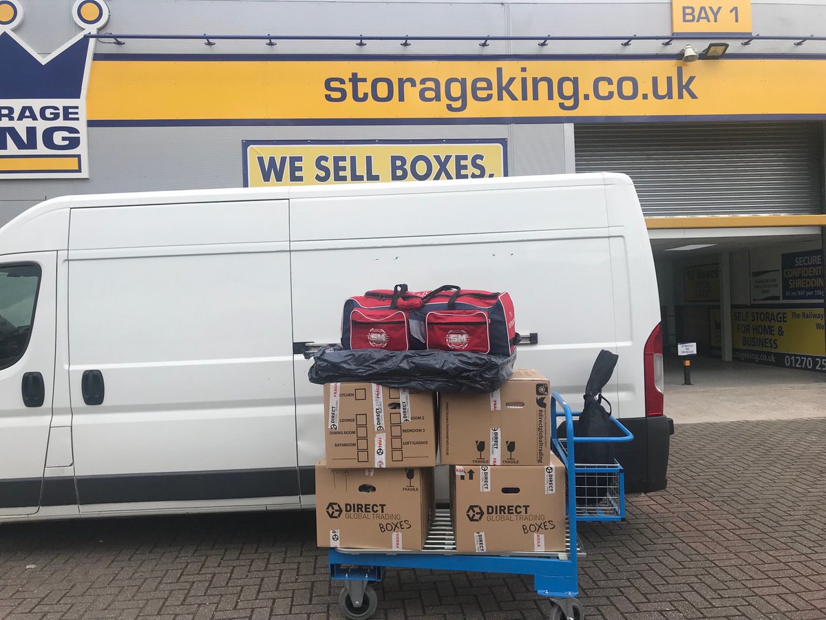 SDSolutionsPH's tweet image. Helping a lucky student from ⁦@UniofBath⁩ ⁦@thesubath⁩ drop his belongings off in Crewe for his work placement at Bentley ... awesome try us for or relocation co load service next term to get the best deals on transport and storage