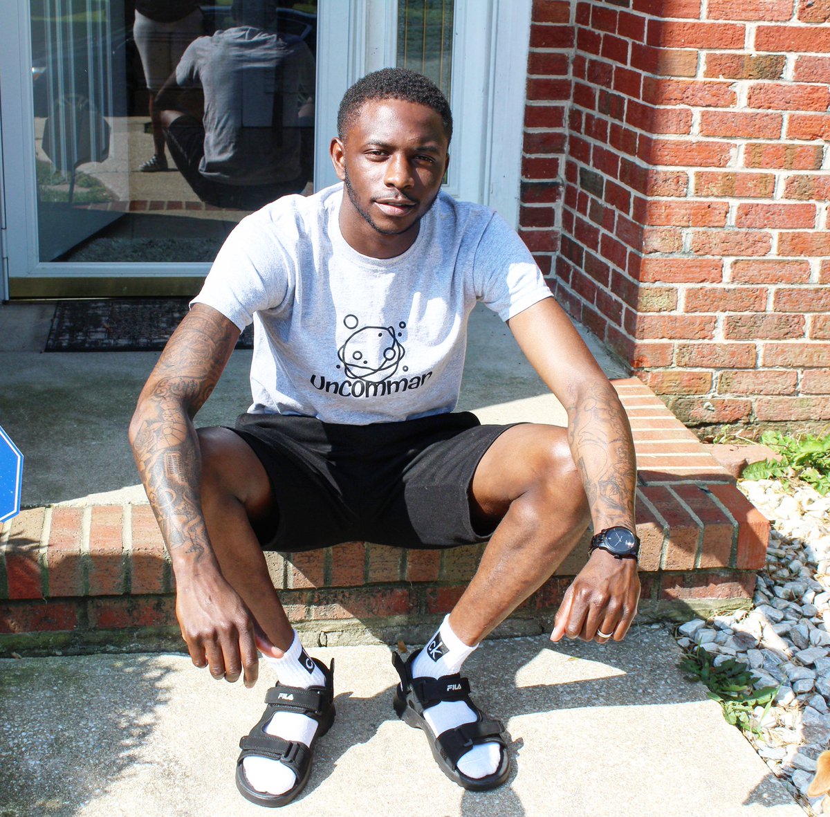 DrellTweets's tweet photo. #Uncomman🌍 Dropping June 21, 2019‼️ accepting pre-orders now‼️ If you’re out of town, I do shipping✈️ So place ya order and get right for the summer 😎🌎 #UncommanApparel 🌎 https://t.co/AjLyyh45ZW