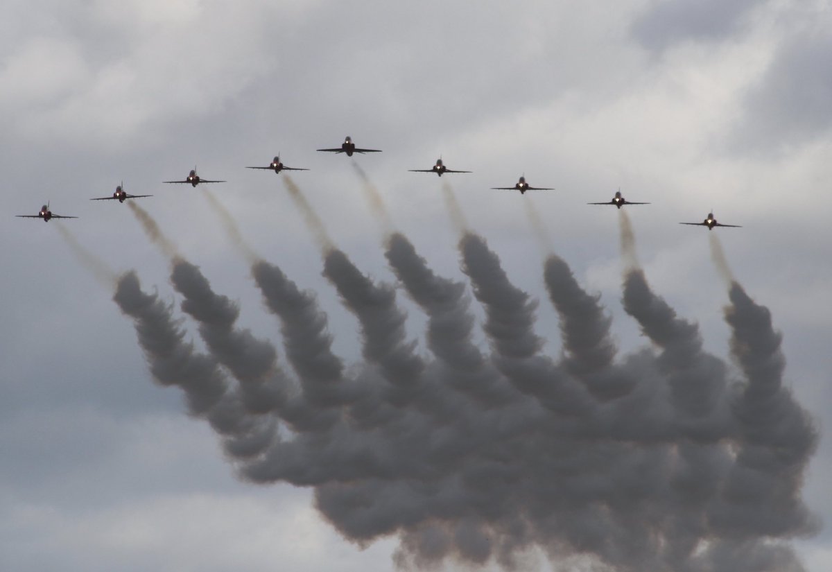 Bournemouthecho's tweet photo. The Red Arrows make two stopovers at Bournemouth Airport https://t.co/jlR7ekeEAx https://t.co/yxjY27JwzW
