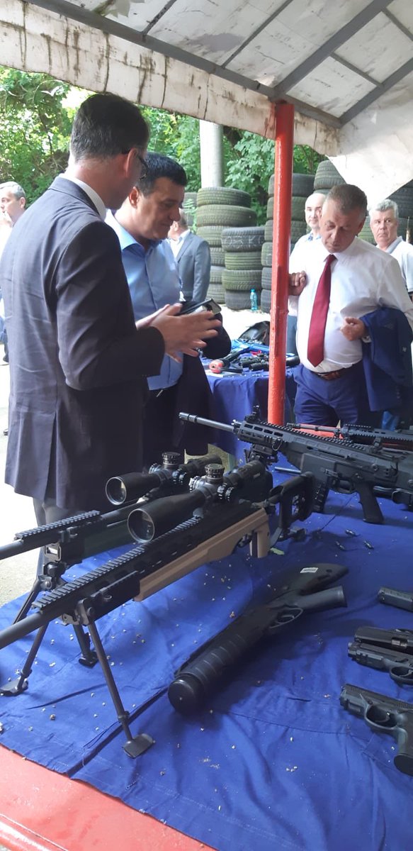 MEconomyRO's tweet photo. 🇹🇩Tragerea demonstrativă la Poligonul SPP din Popești Leordeni, Fortul 11, în prezența oficialilor români și italieni.🇮🇹
#MinisterulEconomiei #BERETTA #ROMARM #UzinaMecanicaPlopeni https://t.co/z9qrUHwZL4