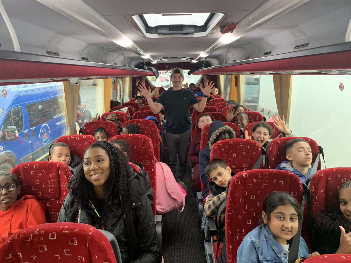 MBrookprimary's tweet photo. Time for home. Thanks for a fab trip PGL! #coachfun #TimeForASnooze #EverybodyWave #ByeRachel #Mbrook https://t.co/zoVAQPM0VZ
