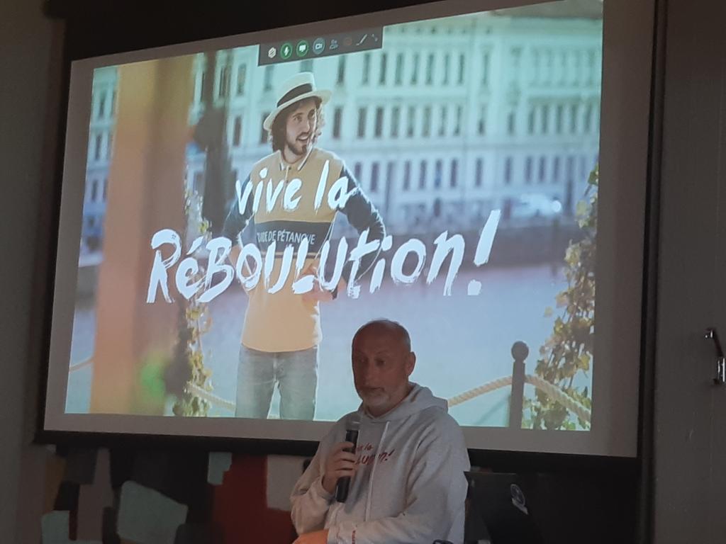 Catweet01's tweet image. Be curious. 
Have a great will.
Be valuation  ruled.

Employee survey is done every week.
Recipe of #boulebar Sweden. 
Seminar #netigate