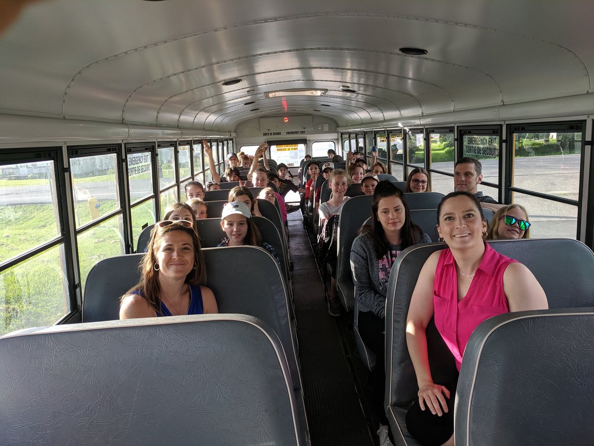 eec_sta's tweet photo. Super voyage éducatif à Montréal s'annonce pour nos 5e, 6e, 7e et 8e ... Aujourd'hui! @ecolecatholique https://t.co/xxhVWoLnzN