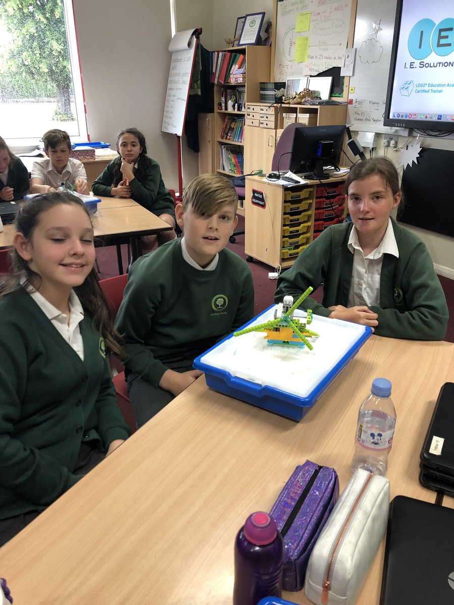agjsschool's tweet photo. Cherry making their own desktops fans today using #legowedo kits! Very impressive inventions and code going on! #agjsdt #agjscomputing https://t.co/mVOWaXnwh9