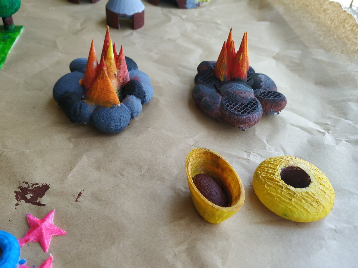 EscolaElsPins's tweet photo. Última fase del projecte #Prehistoria #3D Una vegada impresos els dissenys, avui ha estat el moment de pintar-los.
Felicitats alumnes de #3rPRI han quedat magnífics!
#MestresImplicats gràcies #PacoBernal #ABP #LearningByDuing https://t.co/aeDNmlfBed