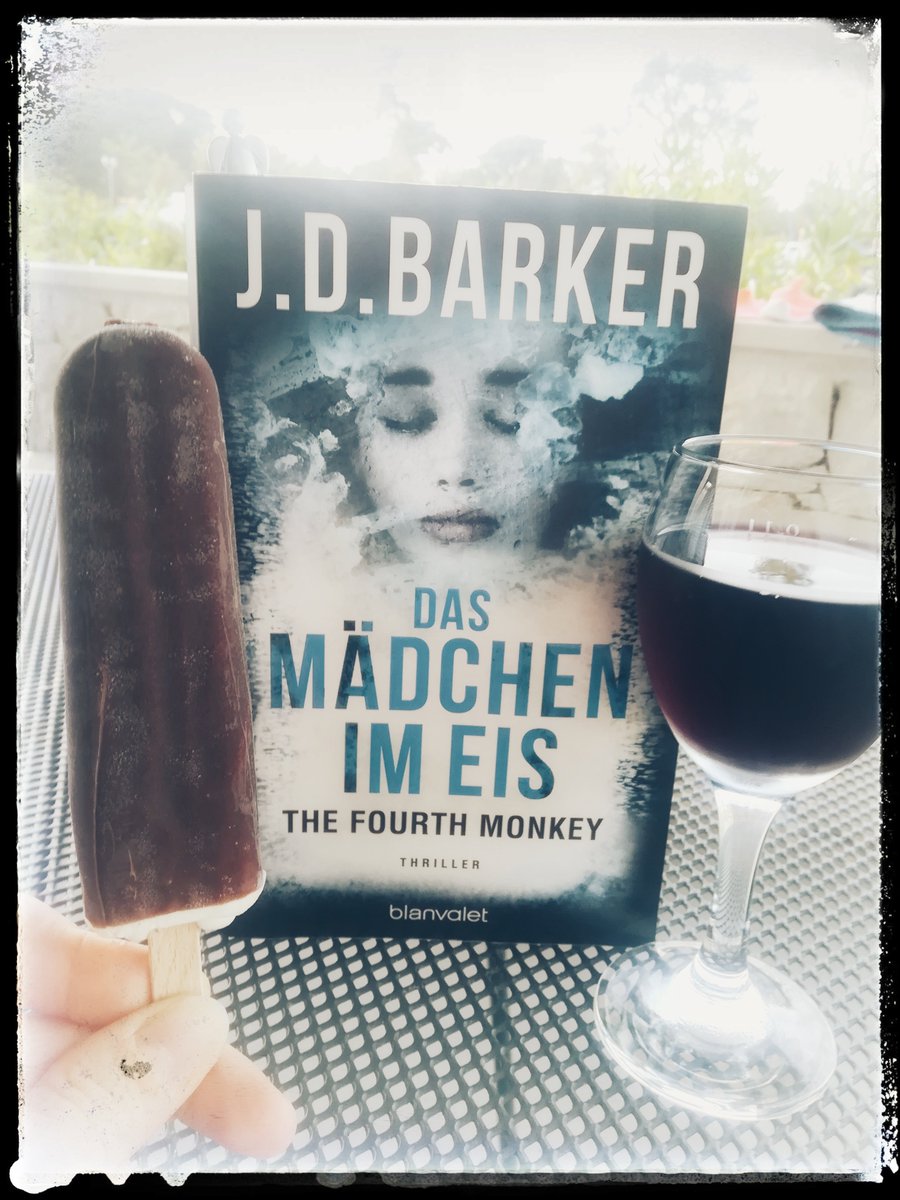 nichtohnebuch's tweet photo. #JDParker hat den #FourthMonkey Killer wieder auf die Reise geschickt &amp; trotz fast 700 Seiten war es eine geniale Fortsetzung! Ein #Thriller der mich vom Anfang bis zum Ende begeistern konnte und garantiert keine Langeweile aufkommen lässt @BlanvaletVerlag https://t.co/M4z3Z2b7U8 https://t.co/kgXFt8qf9y