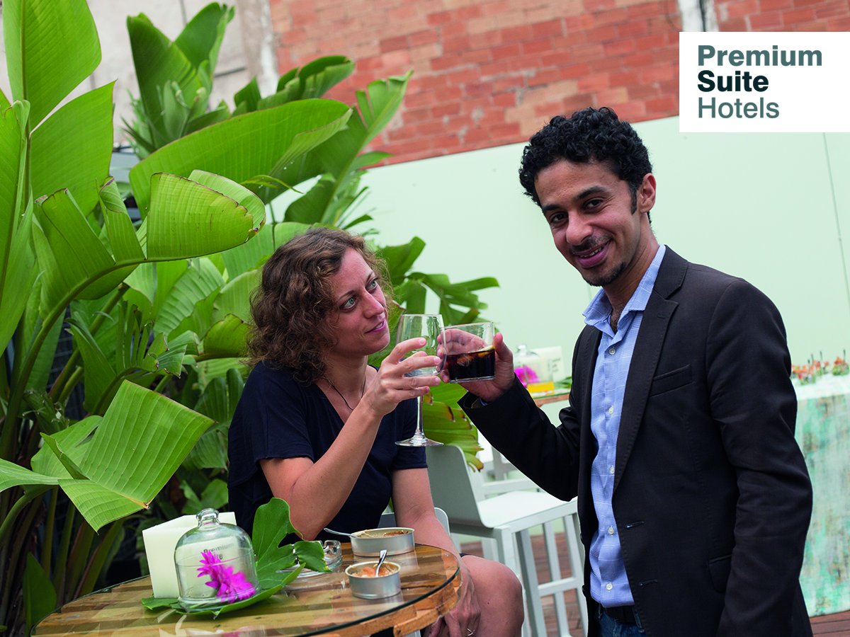 PSHotels's tweet photo. Tardes serenas y relajadas en la terraza de #AkoSuite. Aquí puedes organizar tu evento y disfrutar junto a tus invitados de una velada con gastronomía, música y ambiente inmejorable en el centro de #Barcelona 🎶🥂
Reserva ahora: https://t.co/aM8dCfHKaE https://t.co/HLoYHkIvlf