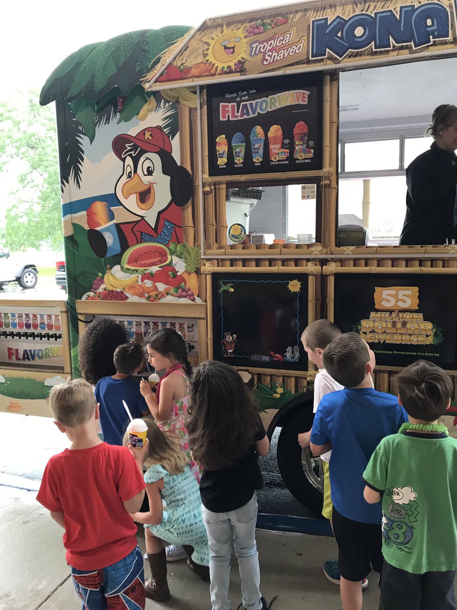 Thank you <a href="/FVFoxes/">Foxford🦊</a> for Kona Ice today! 🍧