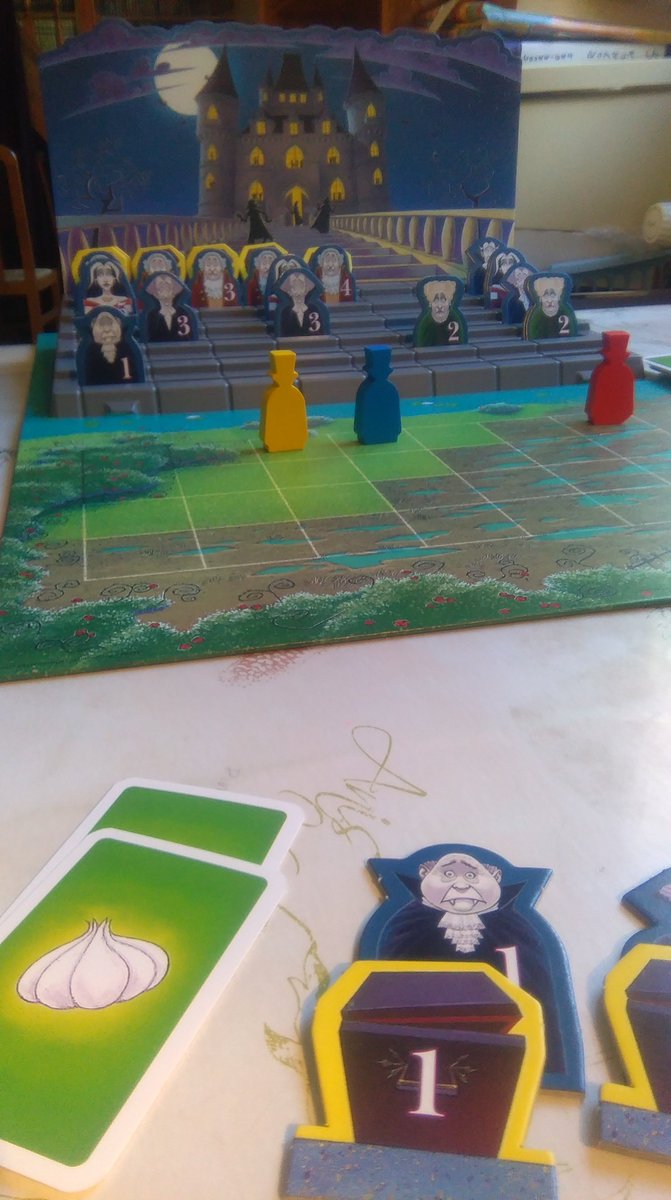 philray76's tweet photo. Et on a fini la journée avec un Die Nacht Der Vampire (2003) H.R. Rösner #WolfgangKramer #J2S #Defi5AnsEtPlus @Cyrus_J2S
#Ravensburger @LeTrouARat #Defi15AnsEtPlus ? :-) https://t.co/5x0kXMlo9g