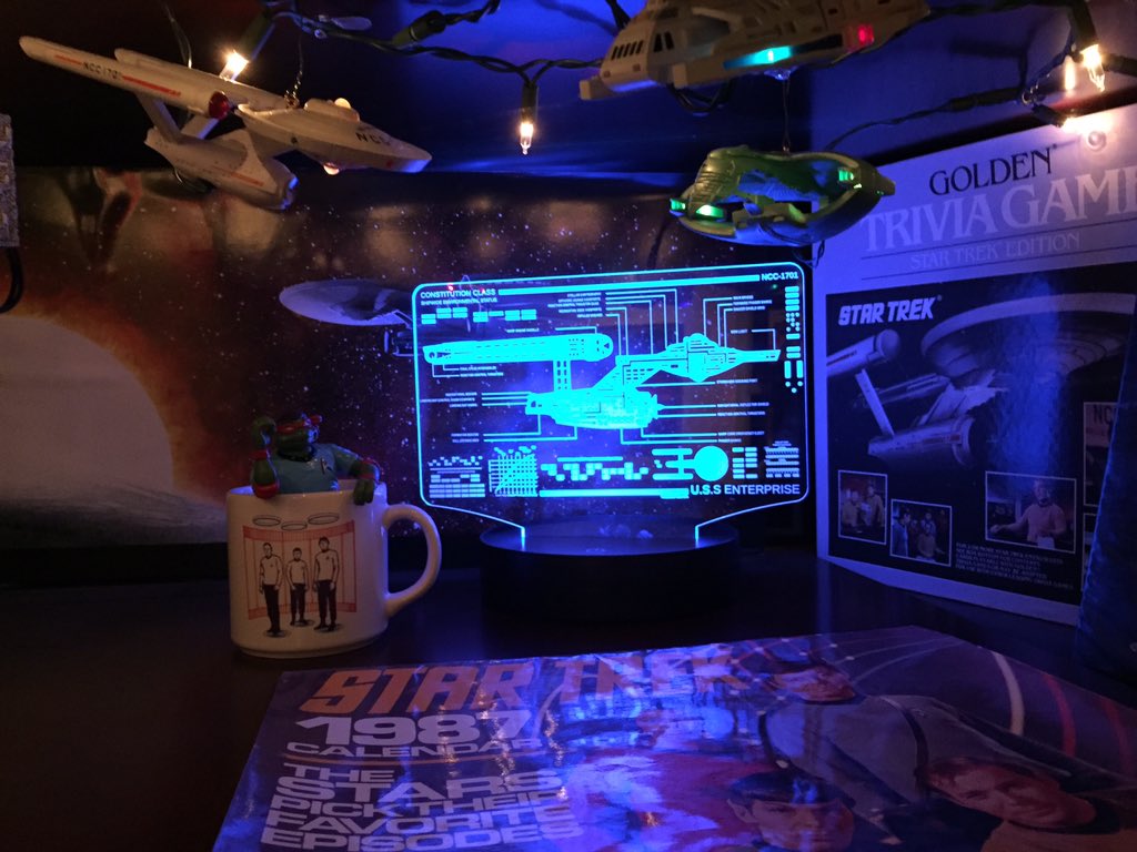 FF48Surfer's tweet image. Latest addition to my Star Trek shrine is this cool acrylic USS Enterprise floor plan display. I’m sure Scotty has one. 😎#thinkgeek #NCC-1701 #trekkers