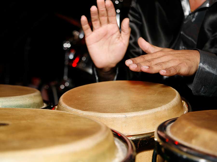 marviajaycome's tweet photo. Salsa para dummies: ¿qué onda con este género? Aunque no se seas fanático de estos ritmos, a nadie le cae mal un poquito de historia musical. Desde su origen, hasta el argot salsero, en esta nota te cuento más: https://t.co/iAMrZWzK7G #música https://t.co/oogWRWuXMB