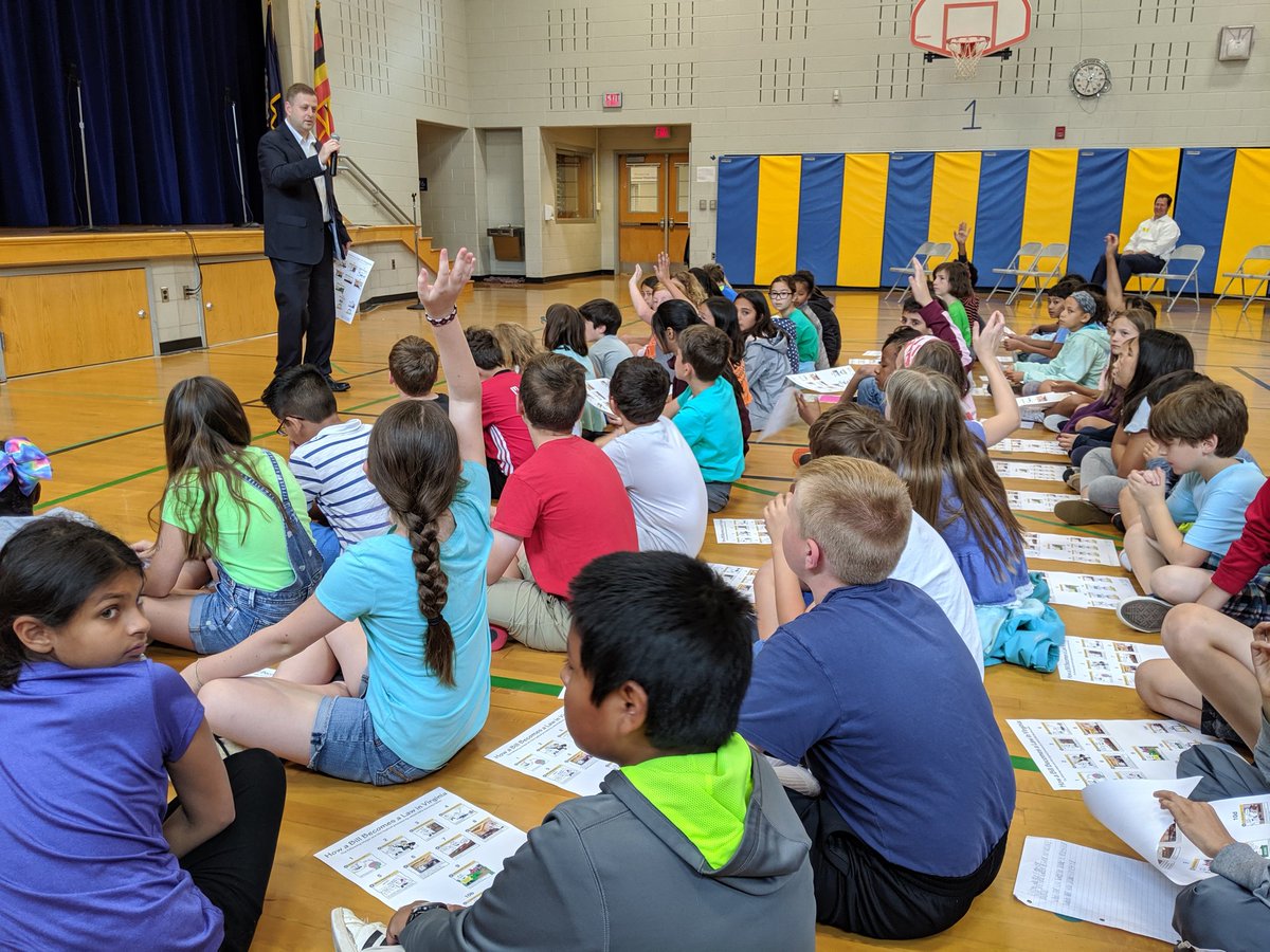ATS_4thGrade's tweet photo. 4th graders meet our district's delegate, Patrick A Hope, and learn about Virginia's General Assembly. #ATSLearns @APS_ATS @APSsocstudies https://t.co/A7GhSmnO2T
