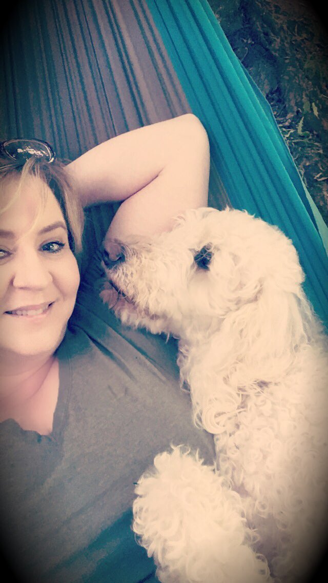 Donna_1436's tweet photo. #nationalhammouckwithyourdogday #ijustmadethatup #itshouldbeathing https://t.co/ER6BltCRFT