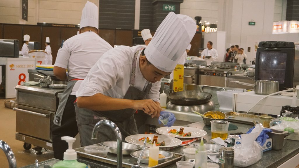 McCaguia's tweet photo. Passion and Career? I have both of them. ๐ with @hapiigenerillo pakner! ๐ฟ๐ฅ
#HOFEX2019 #hongkonginternationalculinaryclassics
#TeamLPU
#TeamPH #LJC
#DrivenByPassion
*late post* https://t.co/er0GuYQ7Sh