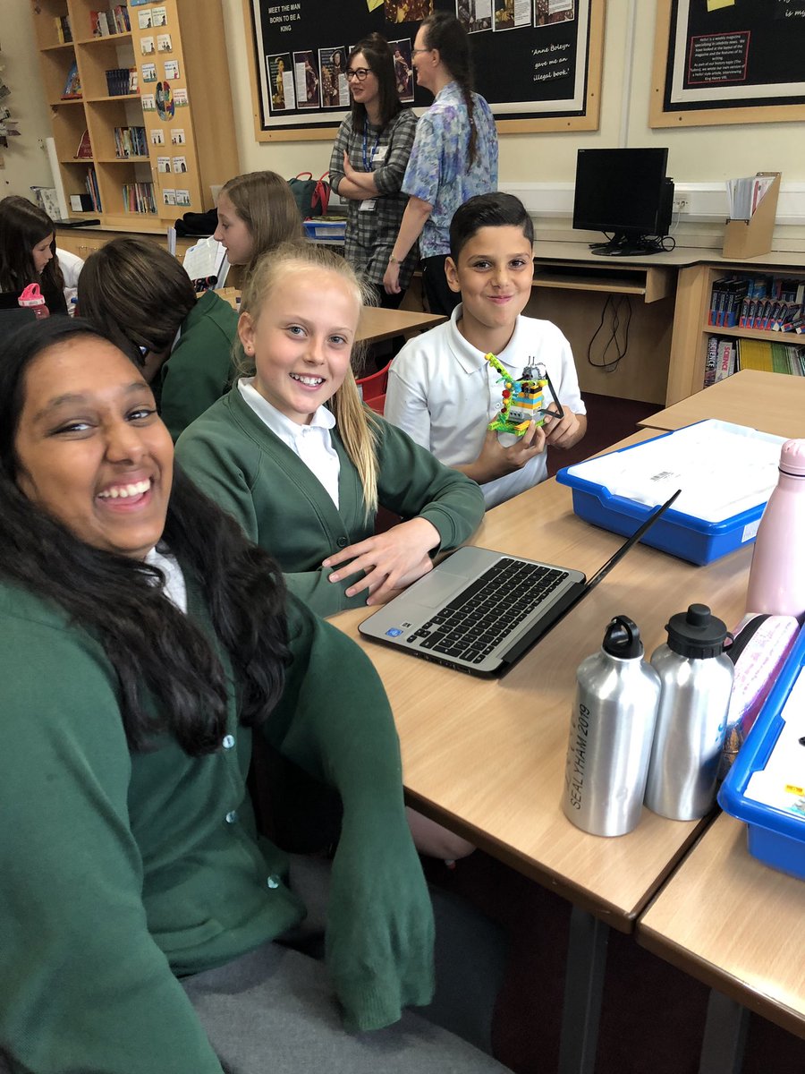 agjsschool's tweet photo. Cherry making their own desktops fans today using #legowedo kits! Very impressive inventions and code going on! #agjsdt #agjscomputing https://t.co/JEvzs57G1A