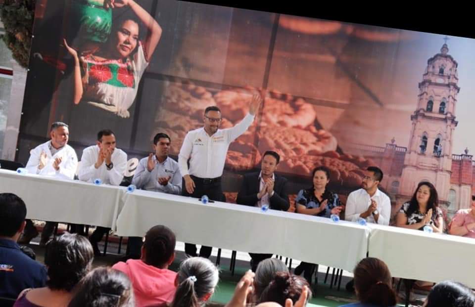SeguroPopuMich's tweet photo. Iniciamos la semana con el arranque de la "Jornada Intensiva de Afiliación al Seguro Popular" en el municipio de Santa Ana Maya. #SeguroPopularSeTransforma #MichoacánSeEscucha https://t.co/dN0EopNMo8