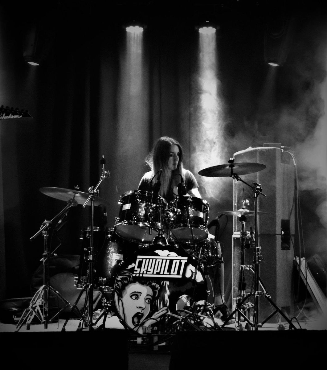 BrethrenGloom's tweet photo. Huge thanks to Phil Martin for these great photos from Saturdays Belfast gig. And yes...Stephen our guitarist could be a #handmodel https://t.co/5FHToPKDNd