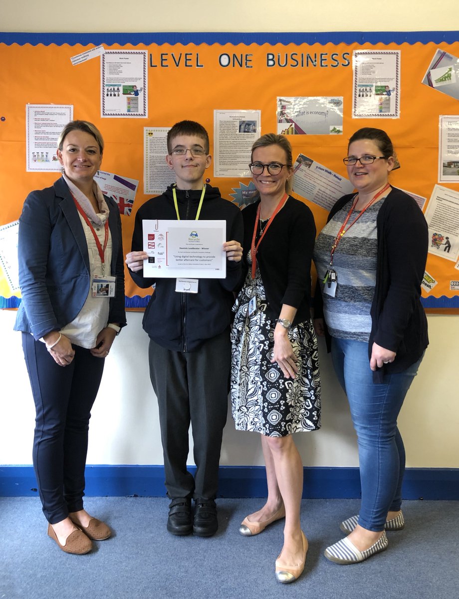 Delighted to see <a href="/coleggwent/">Coleg Gwent</a> student Dominic Leadbeater presented with his certificate and prize for his winning idea as part of the #valleys #innovation project, providing solutions to real industry challenges <a href="/NatWestBusiness/">NatWest Business</a> <a href="/BeTheSpark/">BeTheSpark</a> <a href="/BigIdeasWales/">Big Ideas Wales</a> <a href="/fsb_policy/">Federation of Small Businesses (FSB)</a>