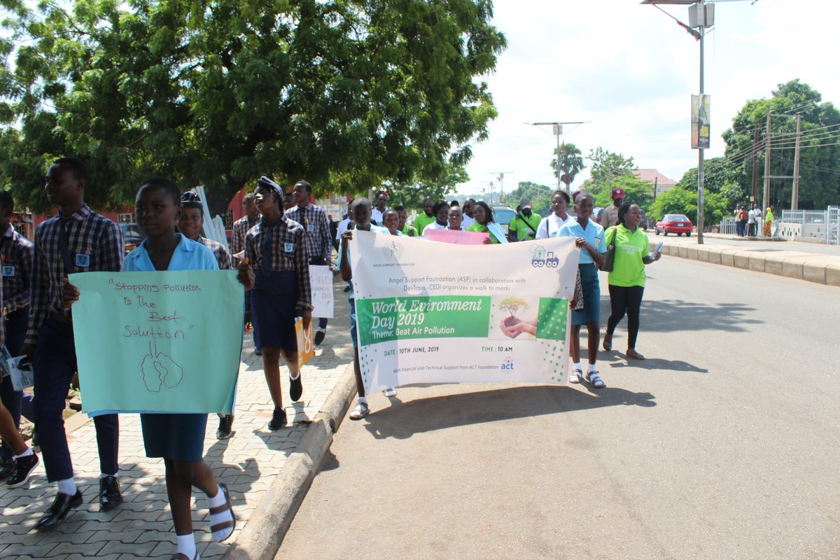 Angelfoundatn's tweet photo. As part of activities to commemorate #WorldEnvironmentDay, The CLCAP team along with #EnvironmentAmbassadors conducted a campaign to the general public in Walk for the #environment on the streets of Makurdi spreading the message on the effects of #AirPollution

#LetsDoMore https://t.co/06kPqA0hro