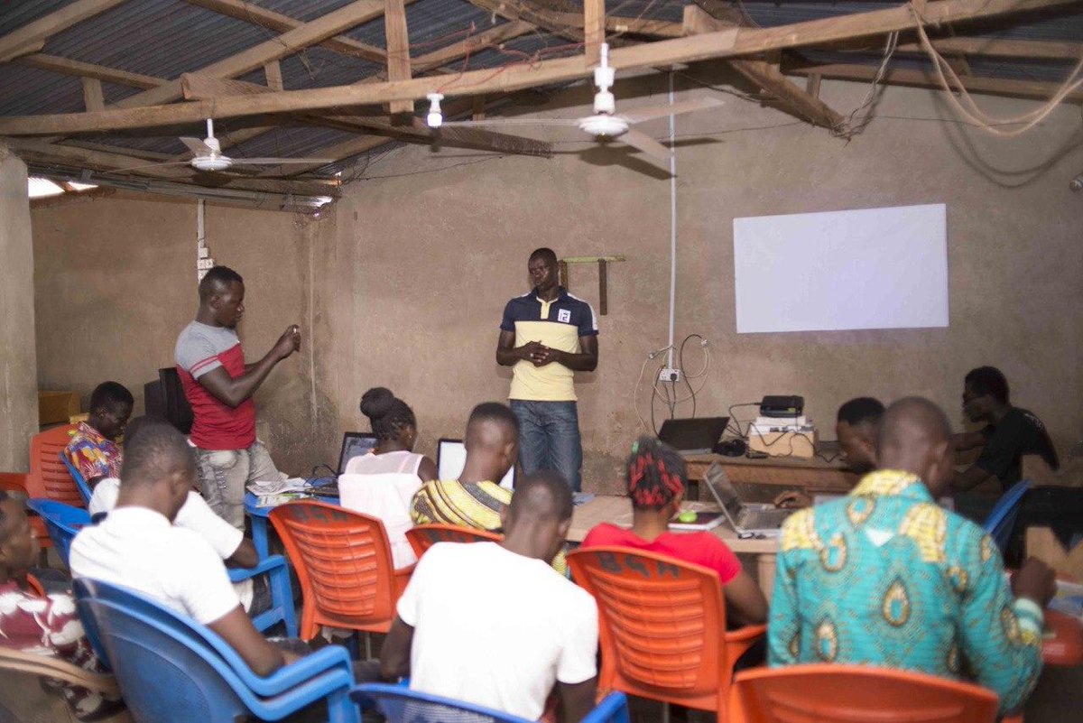 Enock4seth's tweet photo. Day 1: Capacity building and knowledge sharing in #Larabanga. #HOTMicrogrant #MapGhana #OpenData #OpenStreetMap 📷© @amuzugabrieljoe cc @OSMGhana @hotosm https://t.co/GEI0H10o8Q