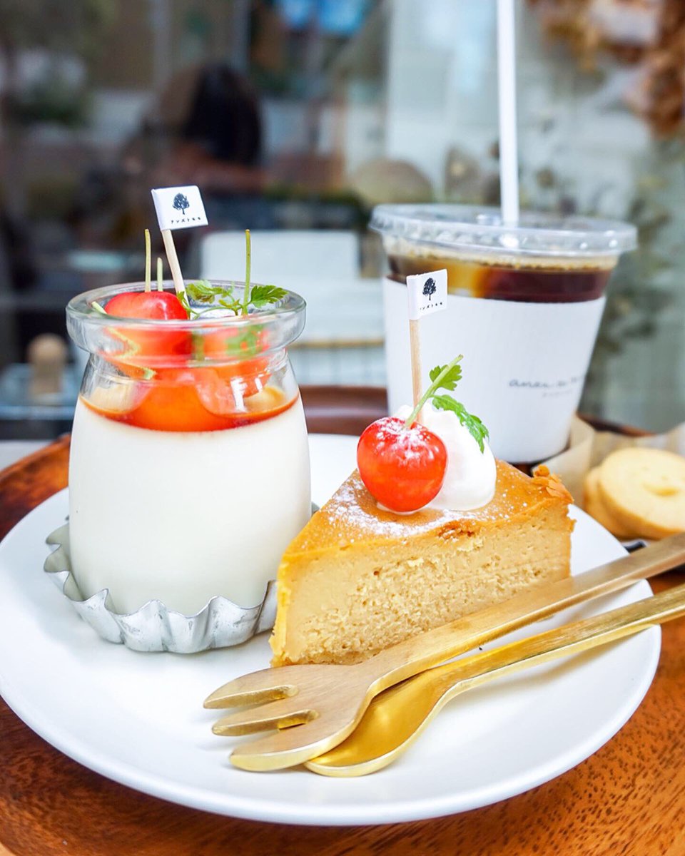 ねぎ パンケーキとカフェ巡り En Twitter 先日のカフェ部 Anzu To Momo 赤羽 めちゃめちゃ可愛くて美味しいスイーツが小さな店内にずらり 夢のある空間に癒されて美味しいお菓子達に癒されて素敵なお店の方に癒されるとてもステキな カフェです