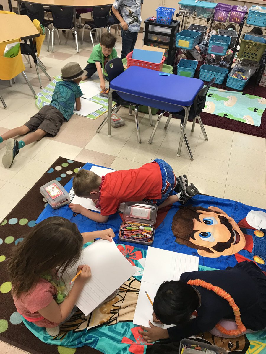 Greetings from our tropical vacation! 🌴🌊☀️ #FVFoxes