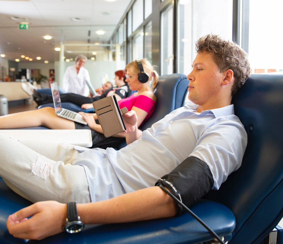 🇺🇸🇪🇺 2BASICS VIERT WORLD BLOOD DONOR DAY OP TWEE CONTINENTEN! (14 JUNI) 🇪🇺🇺🇸

Vrijdag 14 juni vieren we World Blood Donor Day, in Nederland én de US!

Onze socials zullen om die reden volledig in het teken staan van bloeddonatie! Nu al een voorproefje? 👉 2basics.nl/2basics-viert-…
