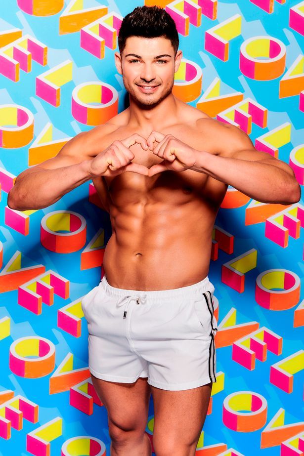 BigBangTalent's tweet photo. LOVE ISLAND'S FANTASTIC FOUR
Curtis | Joel | Anton | Michael
Love Island's 2019 first night viewing figures smashes 2018 same day like for like with almost 4 million viewers.

This years show is the most viewed, talked about and most social media interaction.  Diary now open. https://t.co/uB2DbCRcvc