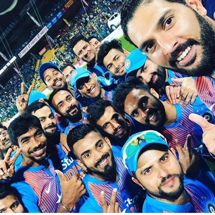 MS Dhoni Fans Official on Twitter: "Yuvraj Singh's last Selfie with #TeamIndia on the field!💙 #ThankyouYuvrajSingh #Yuvraj https://t.co/aZlqcnPCBH" / Twitter