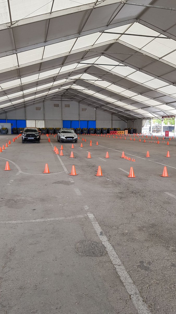 murtalvaro's tweet image. Porque en la carretera no hay conos ni profesionales que te enseñen y apoyen continuamente. Al volante, 0 distracciones. Gracias @FordSpain !! #FordConduce #FordDSFL #LoveToDrive