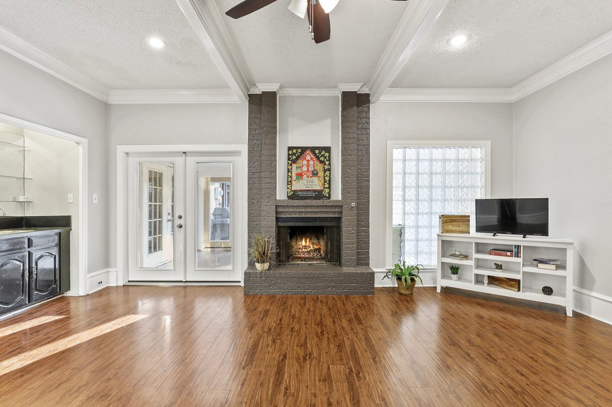 NEW LISTING -- Sought after Area | Quiet Cul-De-Sac in the desirable Santa Fe Estates Neighborhood in Plano, Texas | Mid $200,000 #realestate #wiegandgroupllc #thestar #wiegandhomes #planohomesforsalebyAlecia #aleciaismyrealtor
3209buckhorncourt.isforsale.com