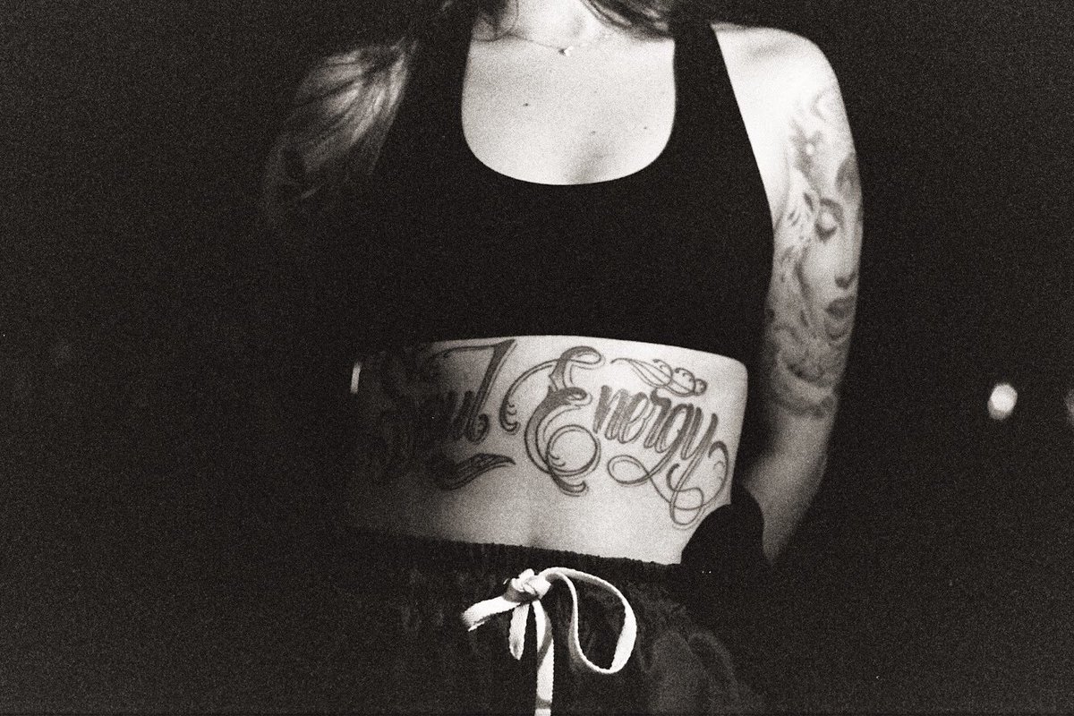 zelbinha's tweet photo. minas no skate // tmax 3200 #britneyscrew https://t.co/vIj46XYELi