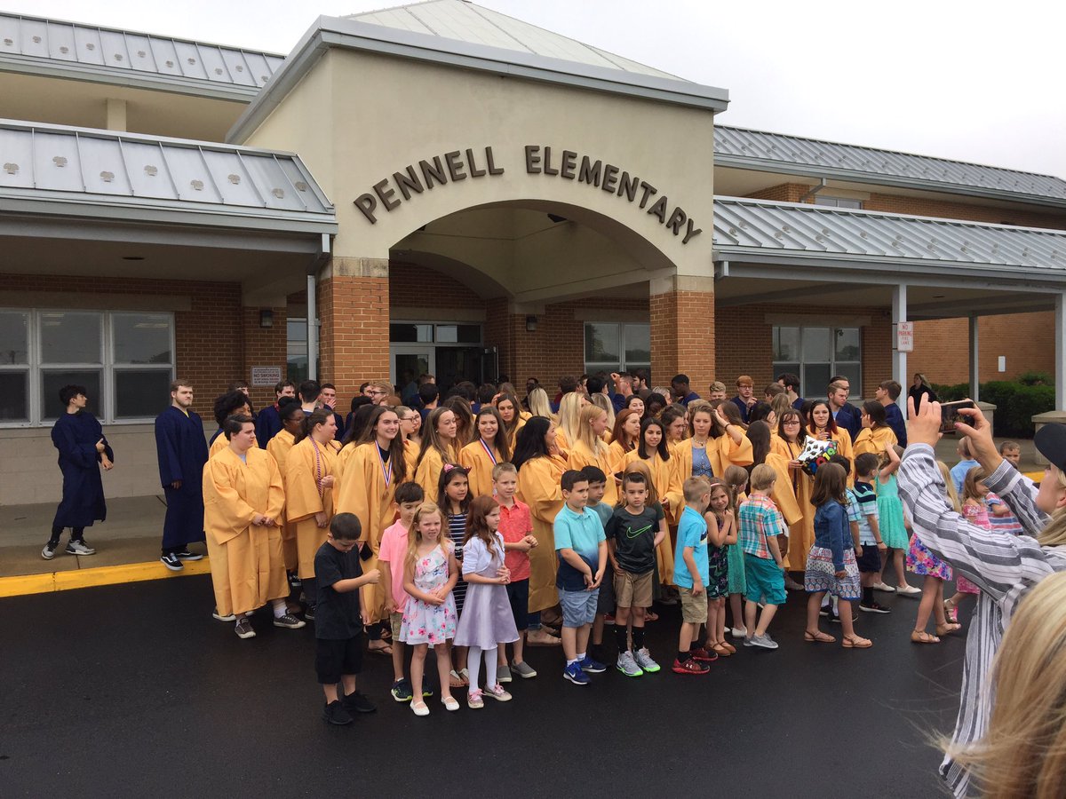 Clap out <a href="/SunValleyHS/">Sun Valley HS</a> class of 2019 at Pennell Elementary #PennDelcoPride