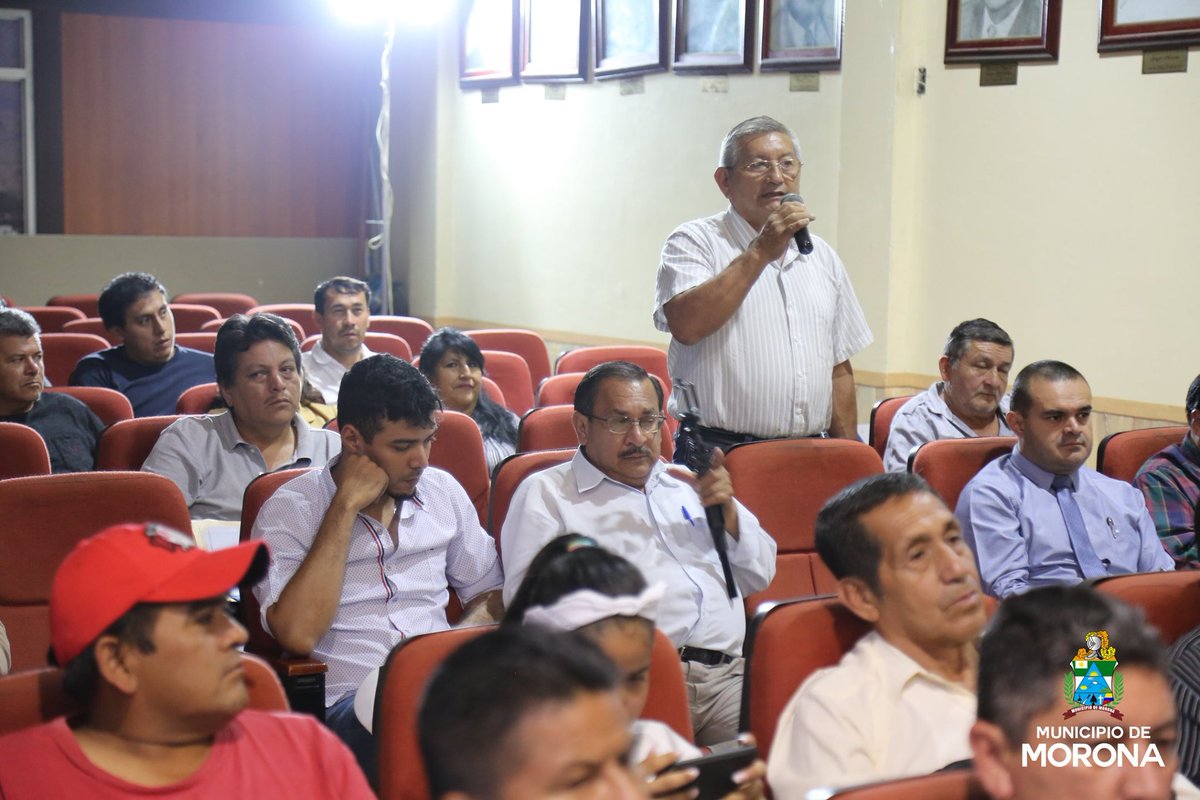Reunión con las directivas barriales.

Nuestro alcalde Franklin Galarza mantuvo una reunión de trabajo con los dirigentes barriales en donde se analizaron varios temas de importancia para cada barrio.