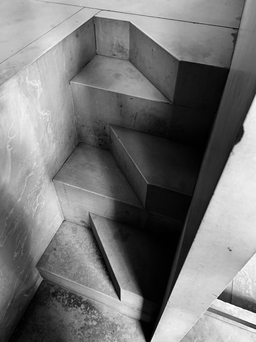 Alexandre Giquello (@alexandregique1) on Twitter photo Carlo Scarpa au palazzo Chiaramonte à Palerme. Escalier ou sculpture ? Sublime! Carlo Scarpa au palazzo Chiaramonte à Palerme. Escalier ou sculpture ? Sublime!