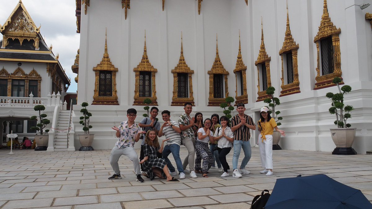 amsaphil's tweet photo. [AMSEP THAILAND 2019]
🇹🇭🇹🇭🇹🇭
DAY 2
📍Grand Palace
📍Wat Pho
📍Icon Siam
📍Asiatique Night Bazaar

#OneAMSA
#AMSEPTHxPH2019 https://t.co/ePpQqLZCDP