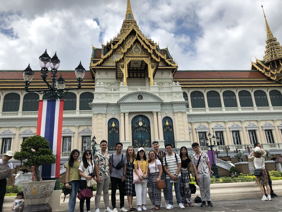 amsaphil's tweet photo. [AMSEP THAILAND 2019]
🇹🇭🇹🇭🇹🇭
DAY 2
📍Grand Palace
📍Wat Pho
📍Icon Siam
📍Asiatique Night Bazaar

#OneAMSA
#AMSEPTHxPH2019 https://t.co/ePpQqLZCDP
