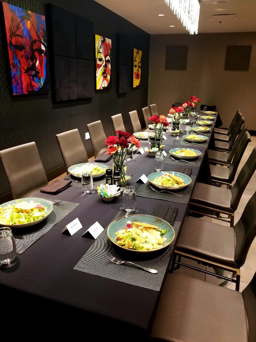 DBurnhams's tweet photo. Looking for a quiet place to meet or  dine? Come check out our Private Dining Room located at the rear of the restaurant.   513-455-6406  DBurnhams@RenaissanceCincinnati.com for reservation details. https://t.co/ERiqjmNwTR https://t.co/POQx3zOx5u