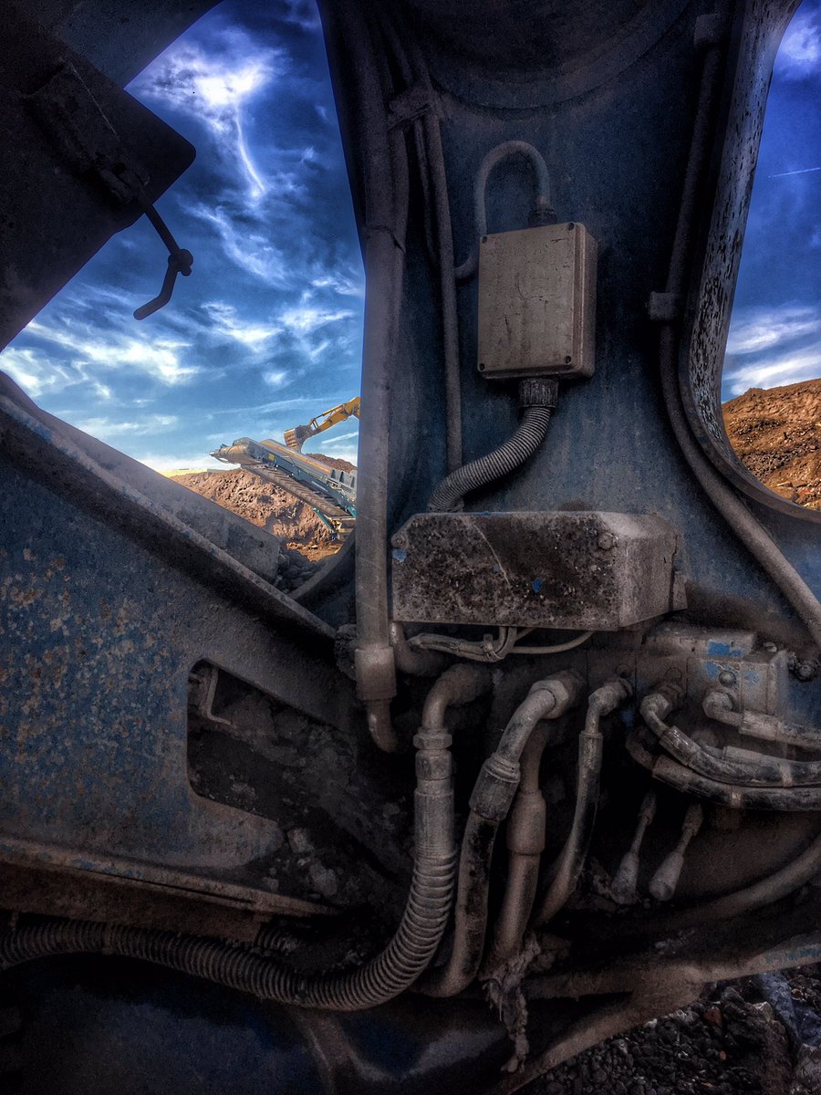 CondorInd's tweet image. #Terex hoses in the mud today! #hydraulics #Cheshire 🤙🏼🦅