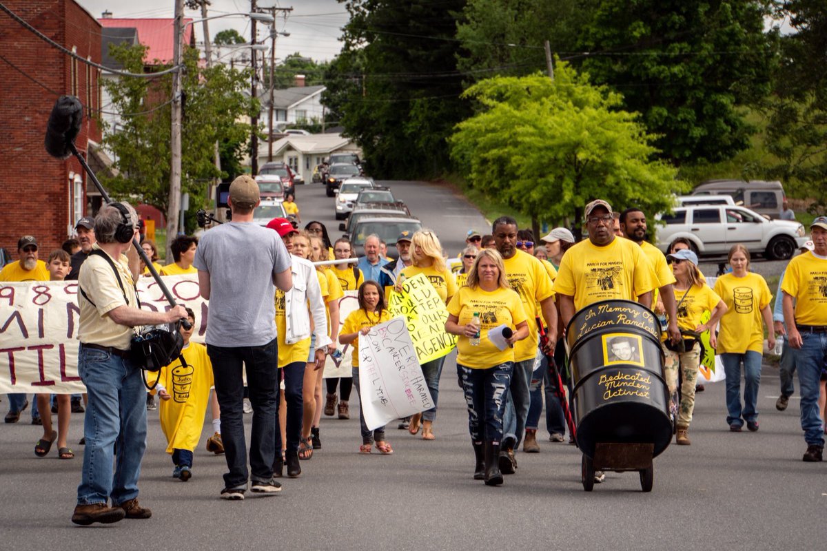 On Saturday, June 8th, 2019 Minden, WV residents retraced the steps of a march that took place 30 years ago to demand justice for Minden and commemorate the lives that have been lost to PCB exposure.
#justice4minden 
See the whole photo album at:
facebook.com/pg/fightingfox…