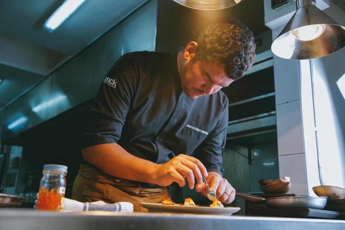mmtakemiami's tweet photo. Today on the blog, weโre back in the #ChefsCorner ๐จ๐ปโ๐ณ with Chef Juan Alfonso Urrutia. Take some time to get to know him before his new restaurant @OsakaOficia opens soon. #mmtm #chefsofinstagram #miamichefs https://t.co/iT1tAcpQyA https://t.co/kHFu9yS8MO