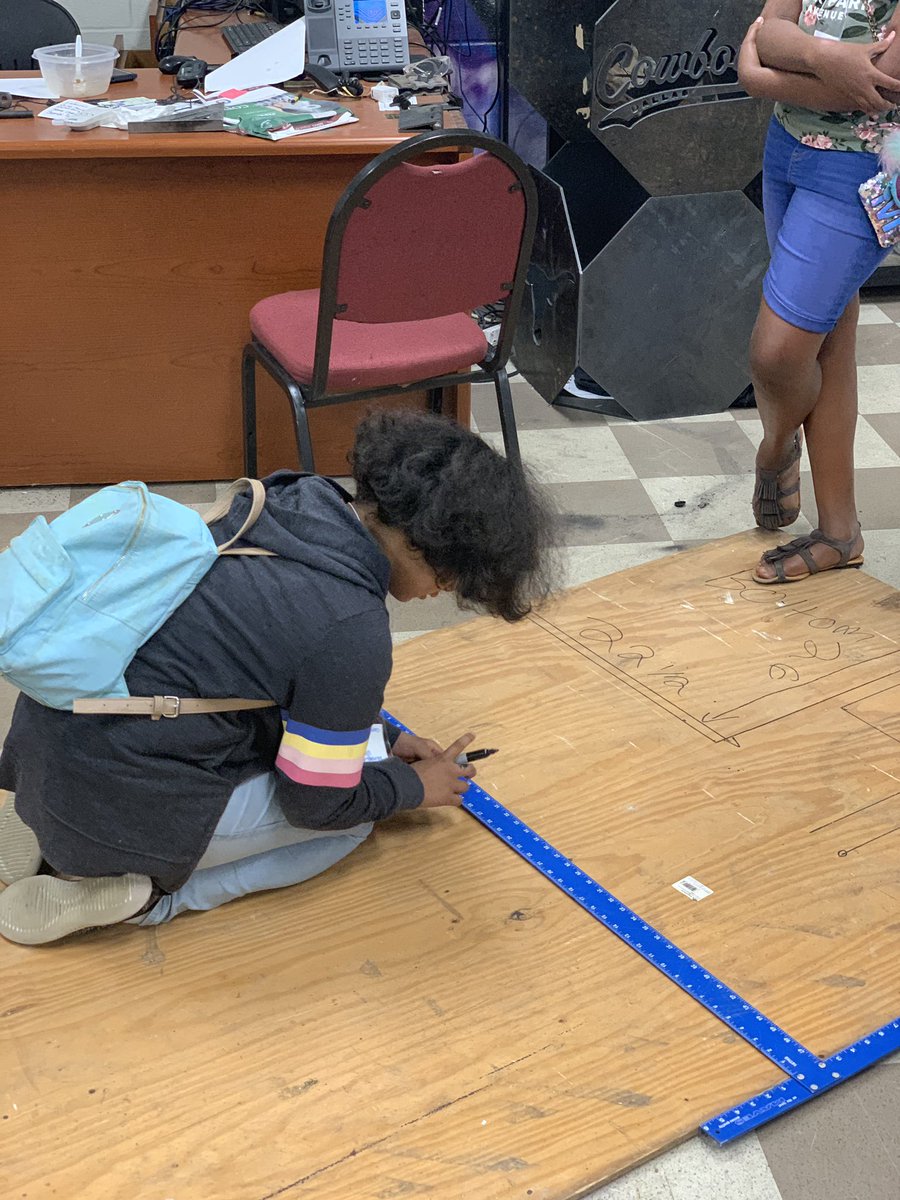 DeSotoISDCTE's tweet photo. Students are engaged in a construction activity at #STEMCAMP2019 @alphanick @shonjose1 @DesotoISDa2e2 @pugh_247 https://t.co/WHEUFRWTlD